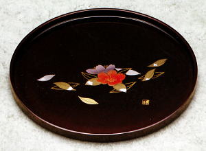 丸盆＞木製/漆塗り、（和柄・花柄）蒔絵のお盆 【会津の漆器屋】